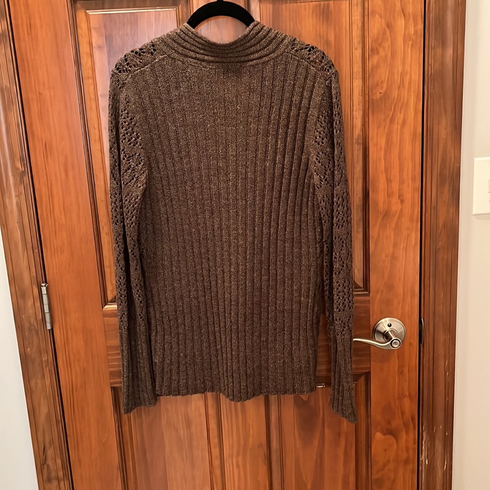 Axcess sweater size medium - Picture 2 of 3